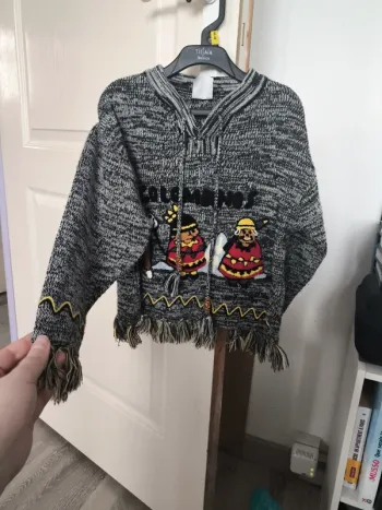 Poncho avec manches longues/pull 4 ans