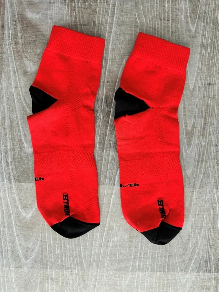 Chaussettes Vélo Taille 43/46 Neuves - photo numéro 2