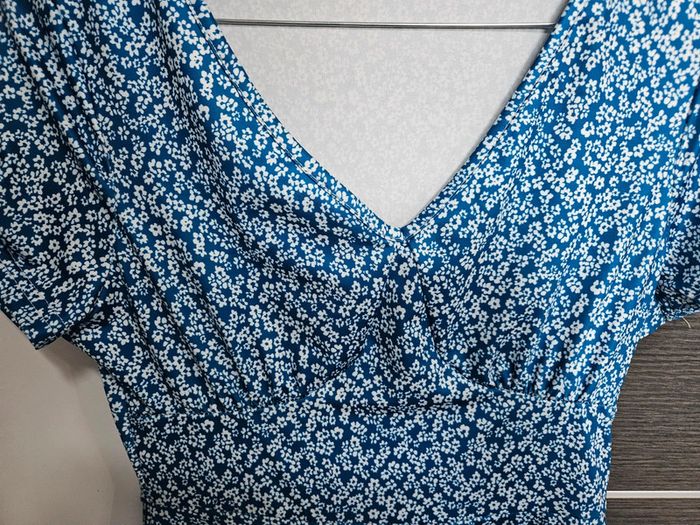 Robe fluide bleu a fleurs fille shein taille S - photo numéro 2