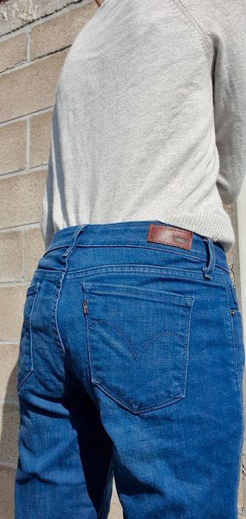 Jean Levi's demi curve mid rise skinny w28 l32 taille 36 38 en très bon état