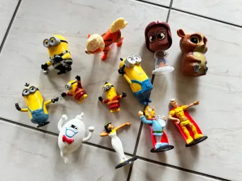 Lot de figurines jouets Mac Do Astérix les Minions et autres en TBE