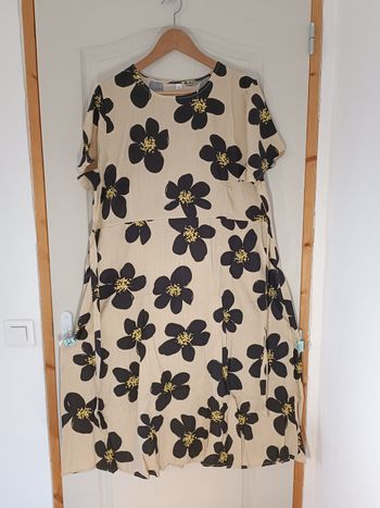 Robe florale vert