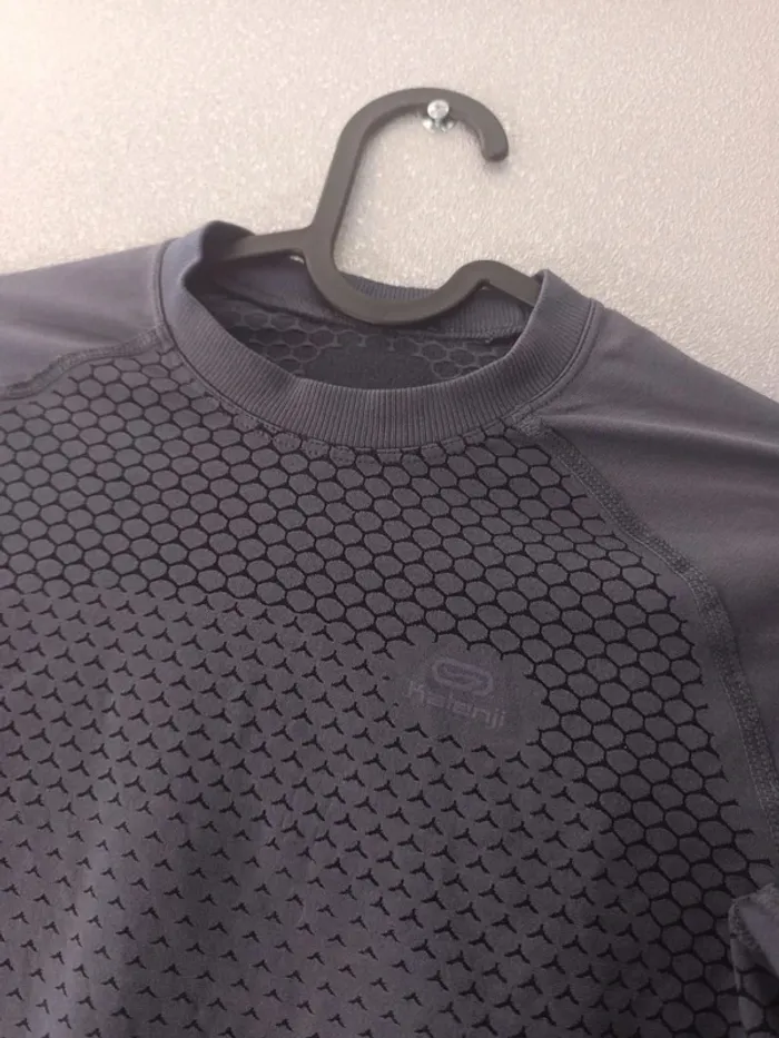 Haut de sport - photo numéro 2