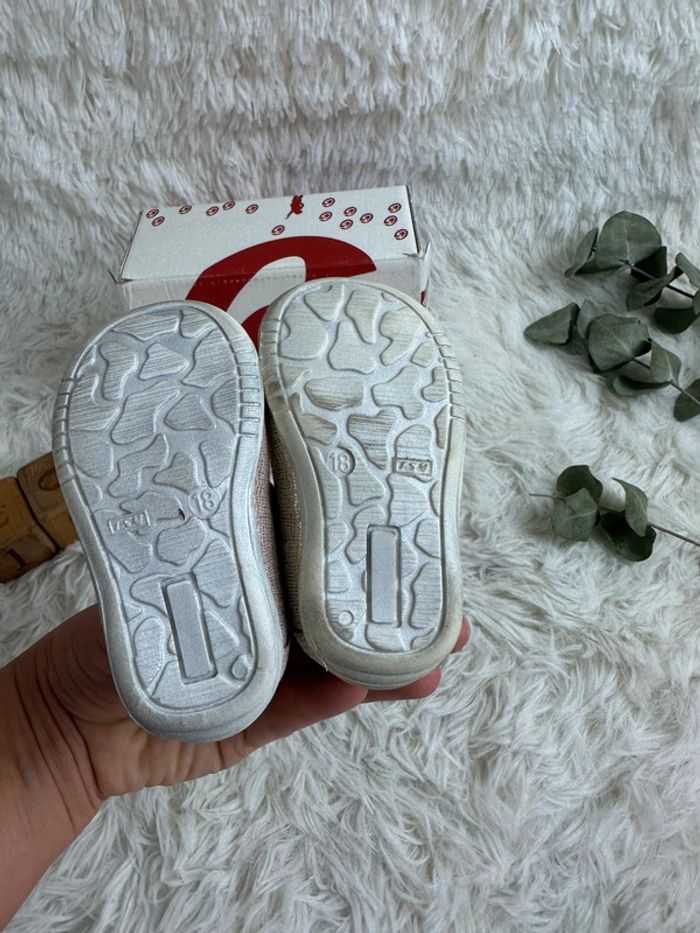 Paire de sandales dorées GBB taille 18 - photo numéro 4