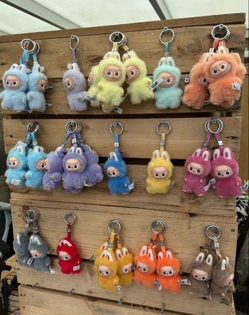 Pop Mart Labubu : The Monsters Pin For Love Series (lettre au choix)