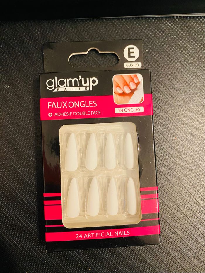 Faux ongles neuf