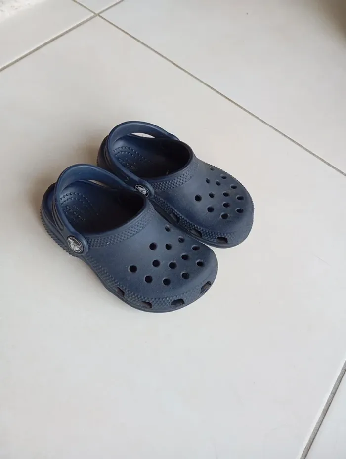 Crocs bleu marine taille C8