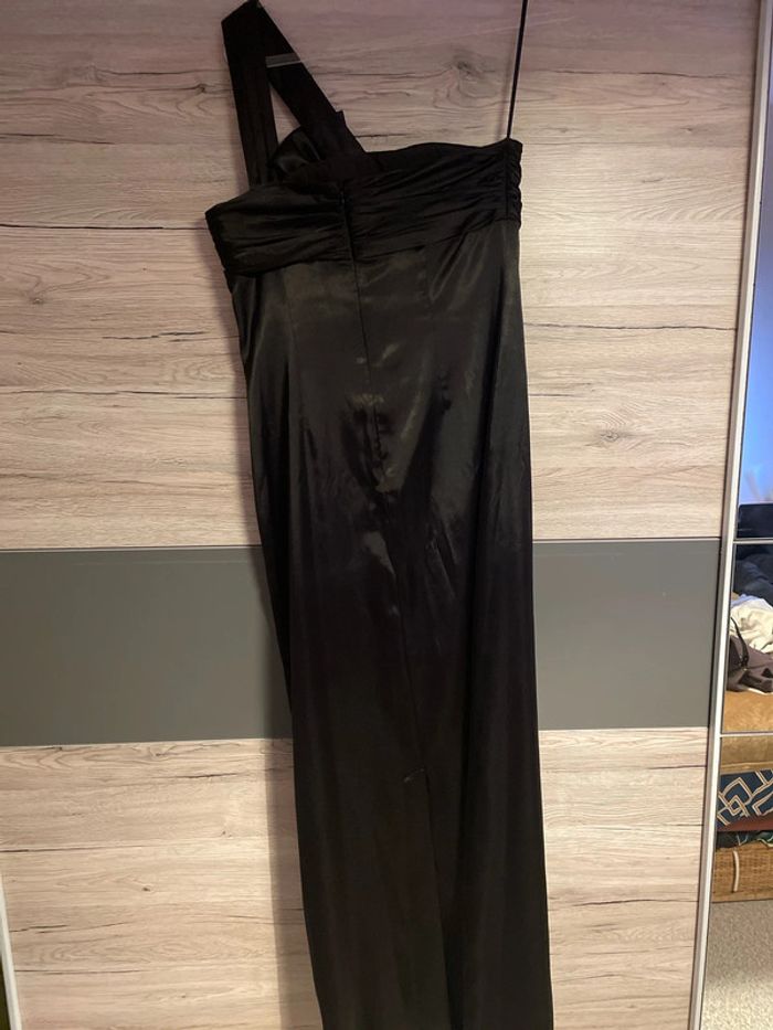 Robe noir satin - photo numéro 3