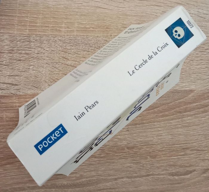Iain Pears 🪅 Le cercle de la croix - photo numéro 3