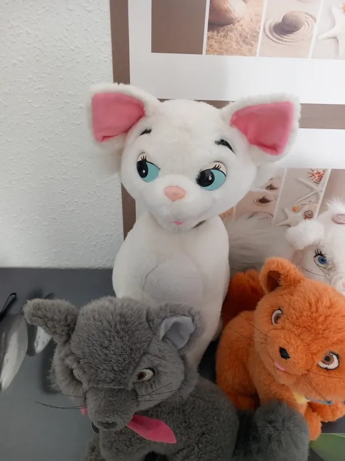 Ensemble de 4 peluches les aristochats Duchesse, Marie, Berlios, et Toulouse - photo numéro 3