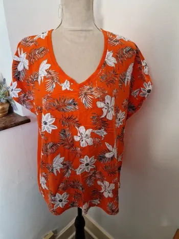 Tee-shirt fleurie d'un comme un accord orange 3xl