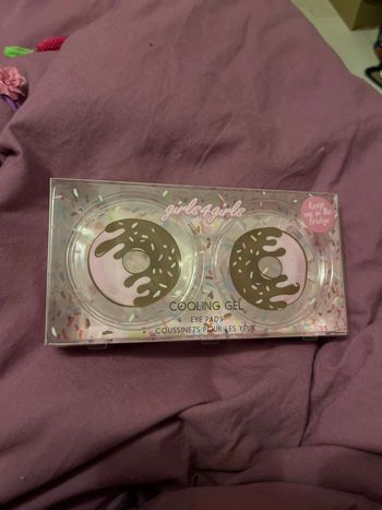 Coussinets pour les yeux réfrigérées girls4girls