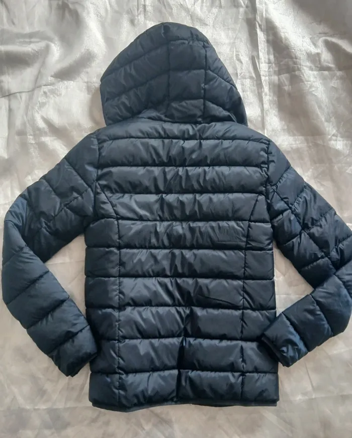 Doudoune à capuche neuve XS /14 ans - photo numéro 2