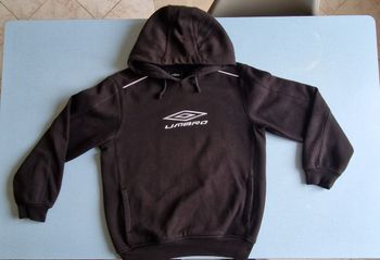 Sweat à  capuche Umbro 10 ans