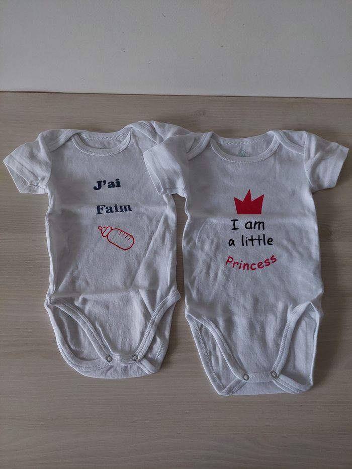 Lot de 5 bodys manches courtes 12mois - photo numéro 2