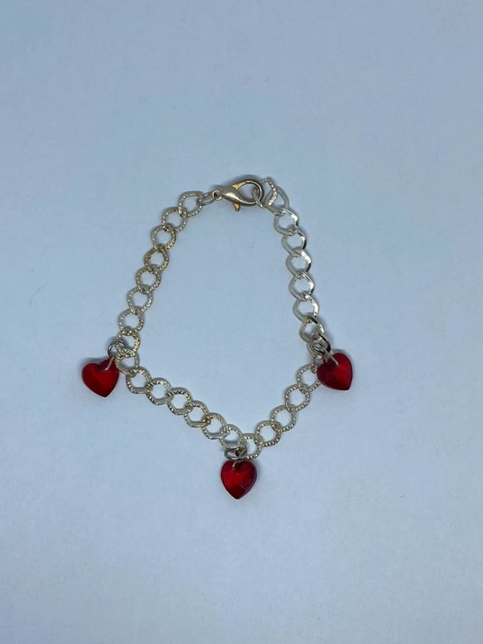 Bracelet fantaisie avec 3 coeurs rouge - photo numéro 4