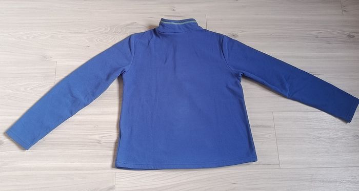 Sweat molletonné et zippé de couleur bleu clair. Taille 12 ans - photo numéro 9