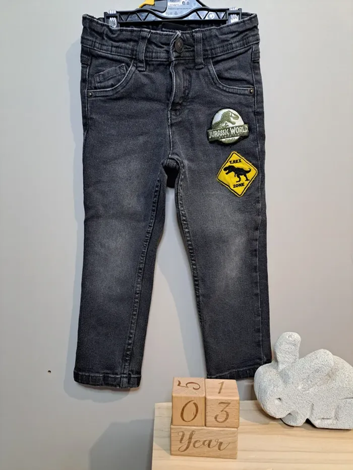 Jeans - JurassicWorld - 3ans