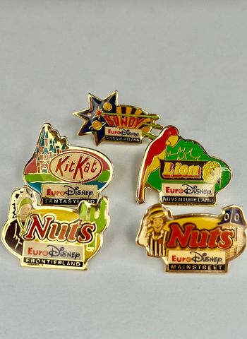 Lot 5 Pin's vintage Euro Disney
