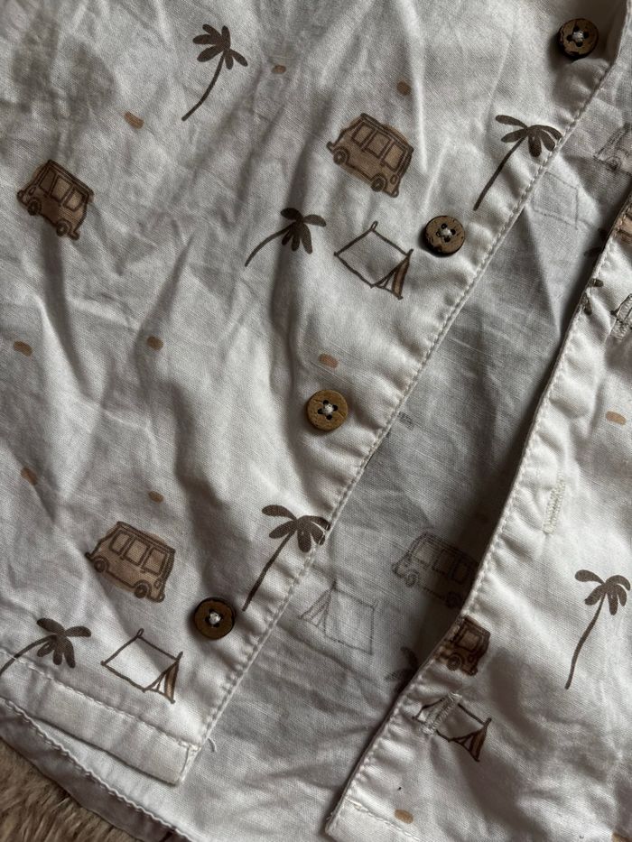 Chemise blanche combi/palmiers/tente KIABI t.12m - photo numéro 3