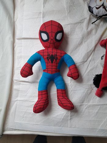 Peluche spider man