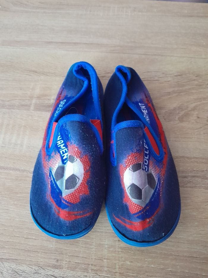 Chaussons ballons de foot taille 33