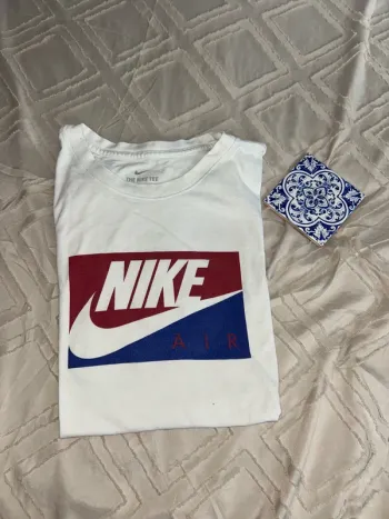T-shirt Nike
