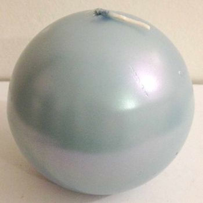 Bougie bleue claire de forme ronde pour festivité ou autre - photo numéro 3