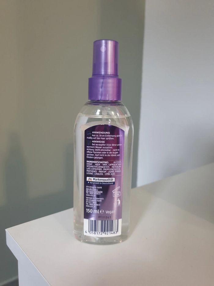 Spray fixateur cheveux - photo numéro 2