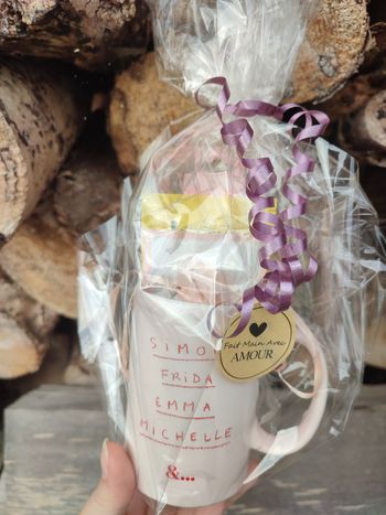 Coffret cadeau mug garni