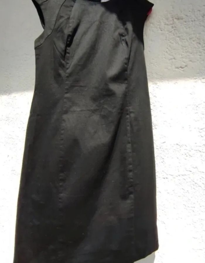 Robe cintrée noire