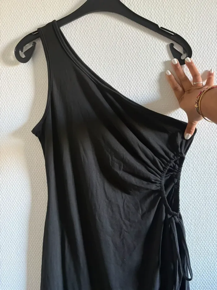 Robe mi-longue à une bretelle - photo numéro 8