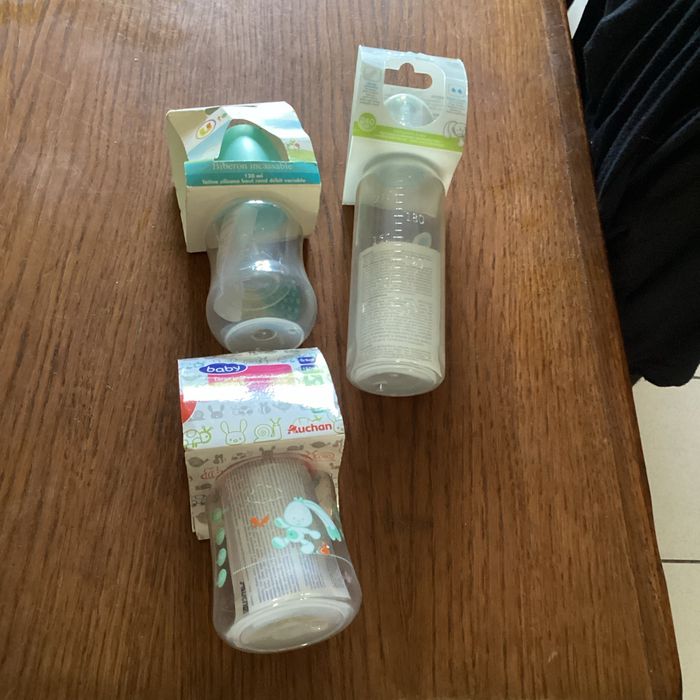Lot de 3 biberons en plastique
