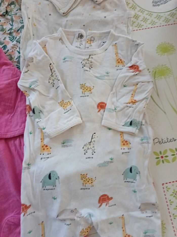 Lot de 4 pyjamas léger 9 mois - photo numéro 5
