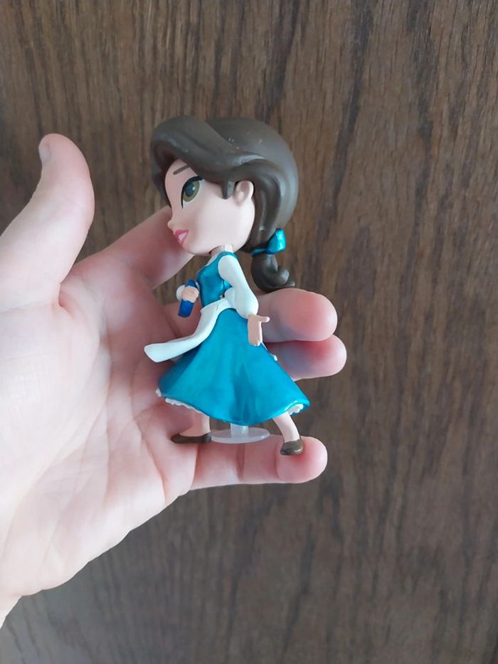 Figurine belle paysanne - photo numéro 2