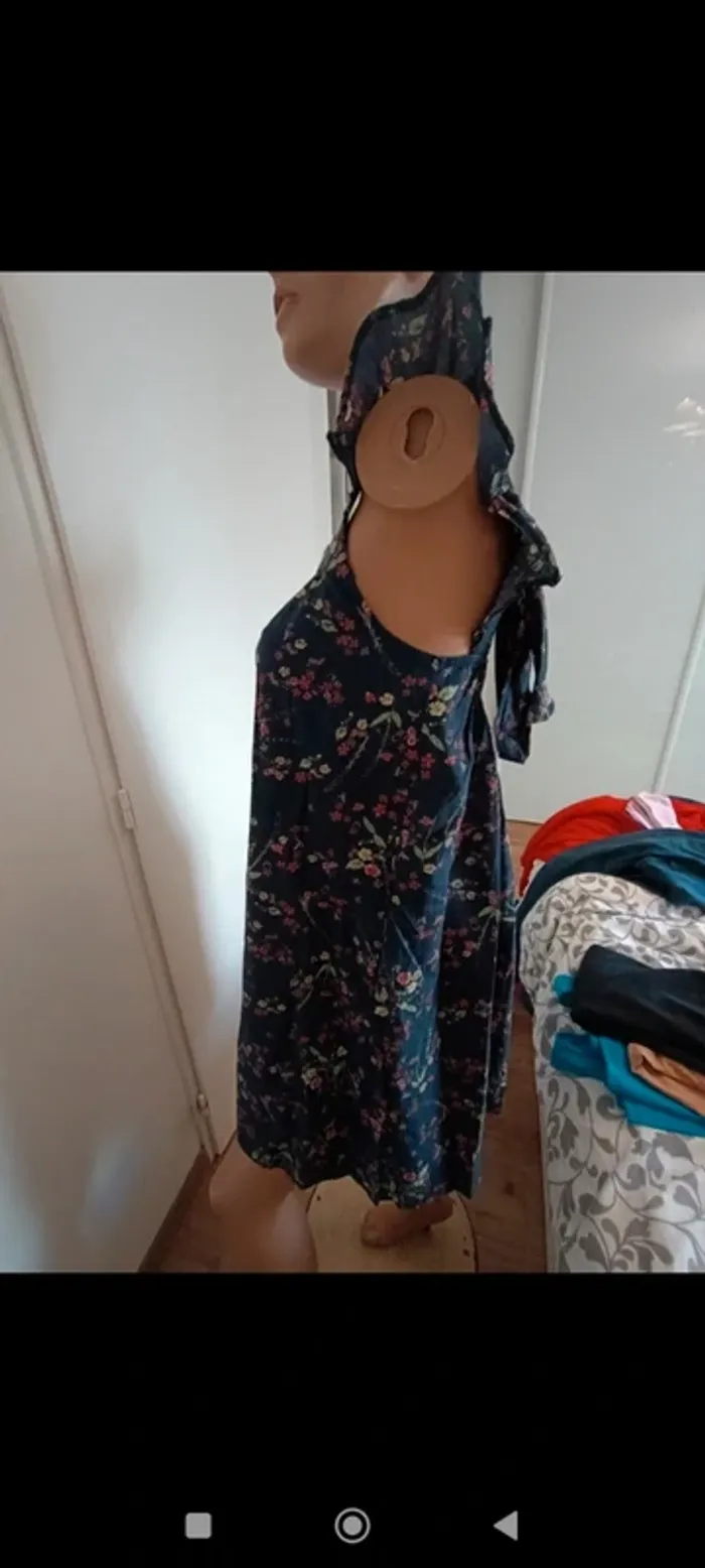 Jolie robe neuve esprit S - photo numéro 5