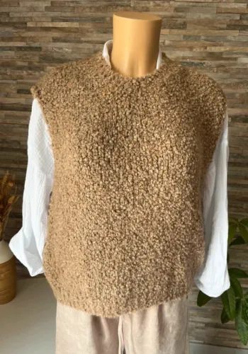 Pull bouclettes sans manches  couleur beige laine et alpaga