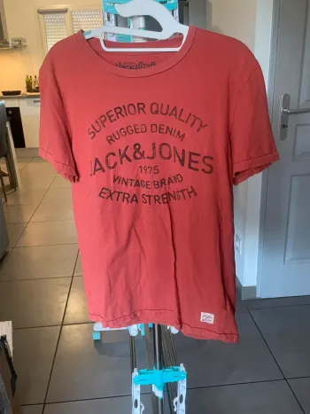 Tee shirt