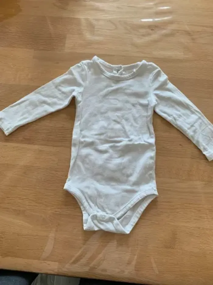 Lot 3 bodies 9 mois - photo numéro 2