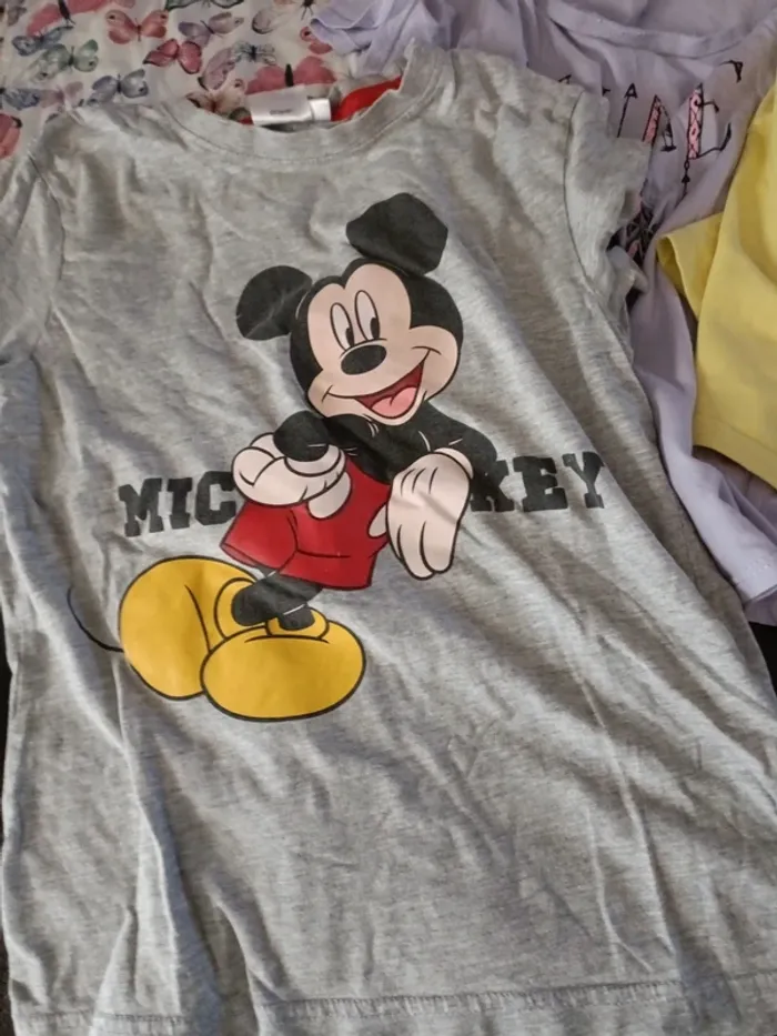 Lot tee shirt 10 ans Mickey Airness hm - photo numéro 5