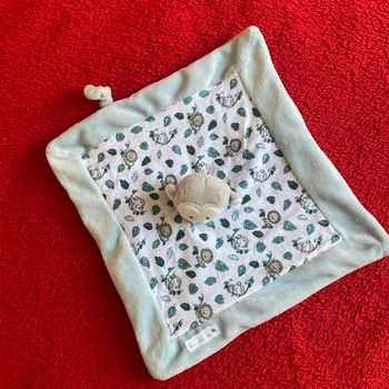 Sergent major doudou singe gris carré bleu blanc feuilles queue neuf jamais servi 