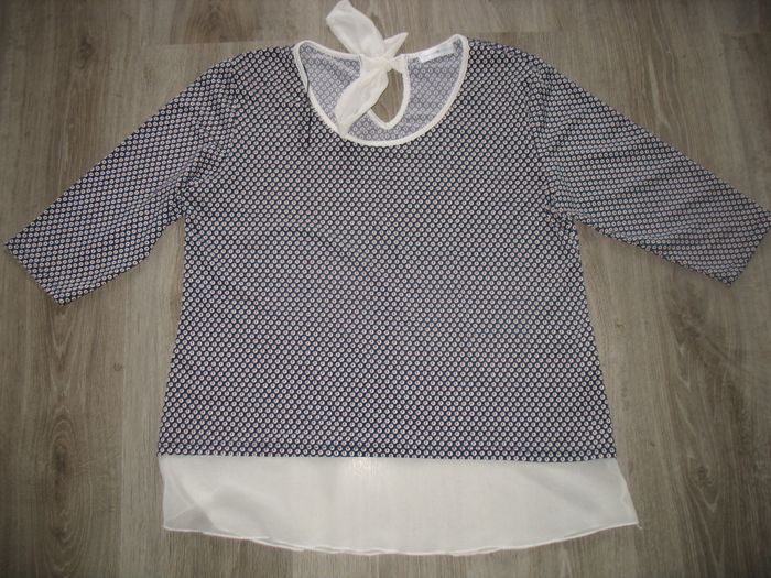 BLOUSE M 3/4 MARINE ET ÉCRU A MOTIFS "CACHE CACHE" - TAILLE 4 - n°02