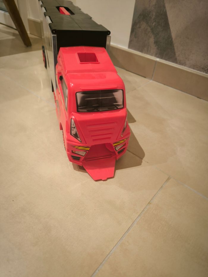 Camion transporteur - photo numéro 2