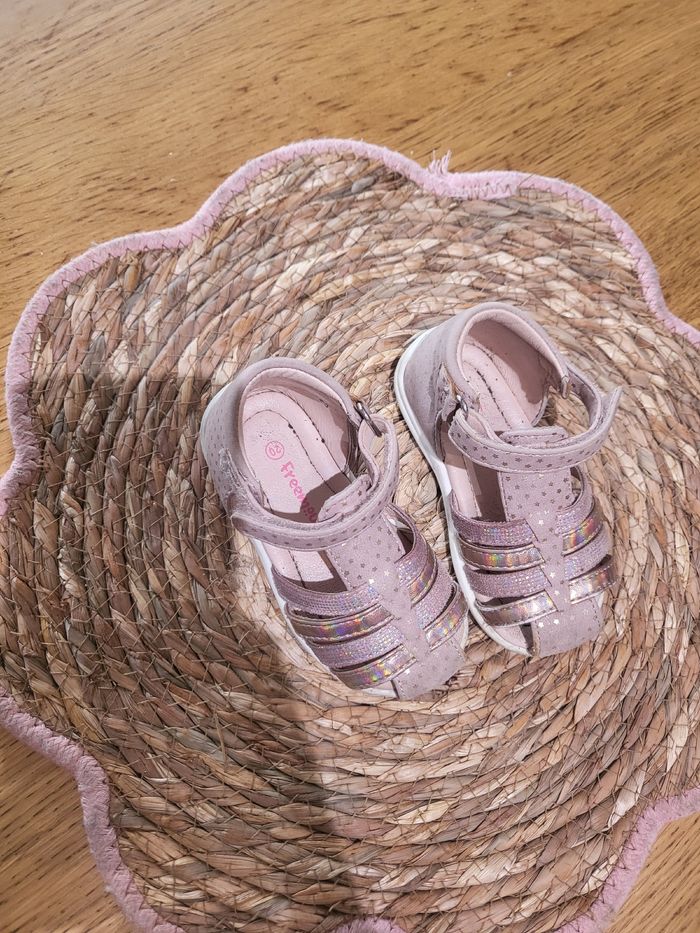 Jolie chaussure taille 20 - photo numéro 5