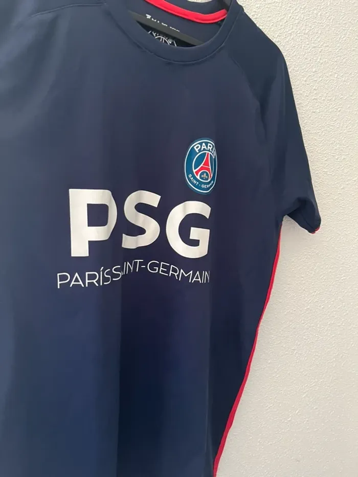 Maillot de foot 💫Paris Saint Germain 💫taille S-36 - photo numéro 2