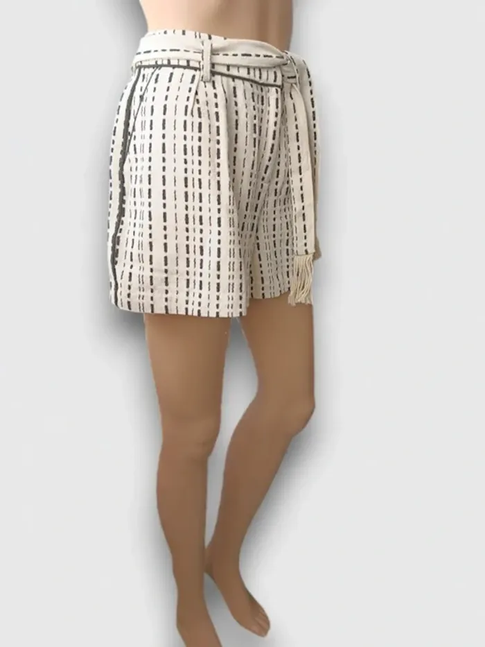 Short Scarlet Roos neuf ,coupe droite large ,taille haute ,ceinture ,100 % coton - photo numéro 5