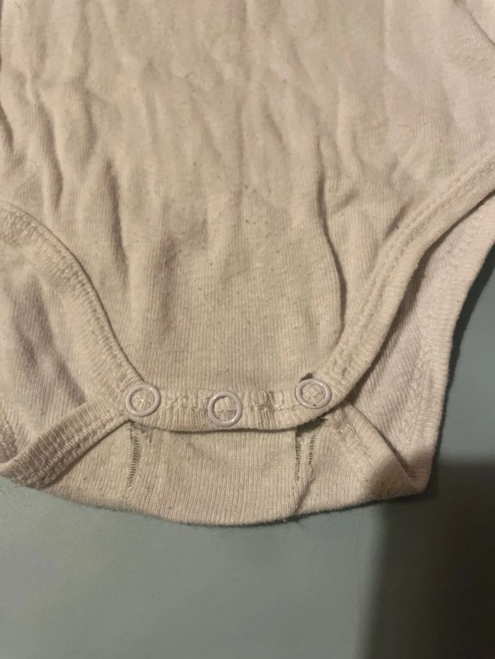 Lot de 4 bodies à manches longues 12 mois + 1 offert - photo numéro 11