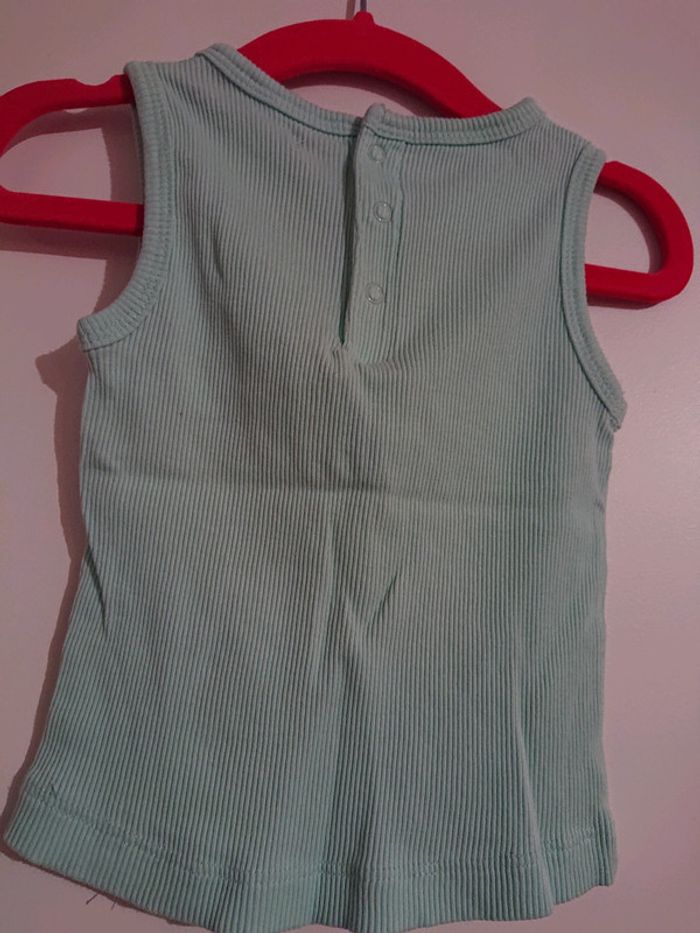 Tee-shirt sans manche Kiabi 12 mois - photo numéro 2