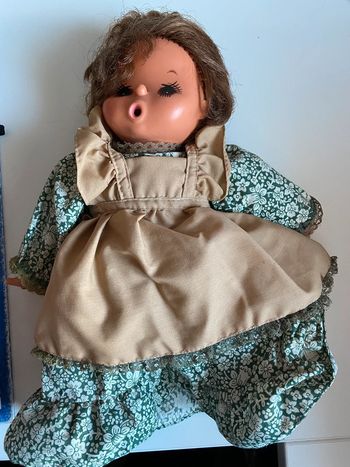 Poupée chiffon tête et main plastique