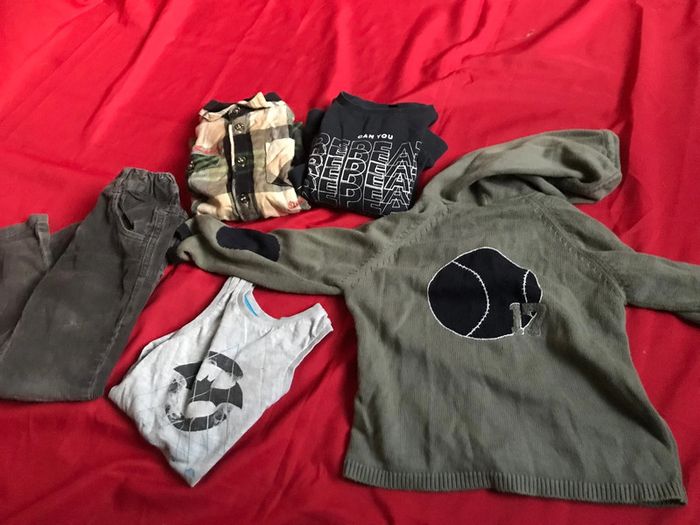 Lot de 5 vêtement enfants taille 5 ans - photo numéro 19